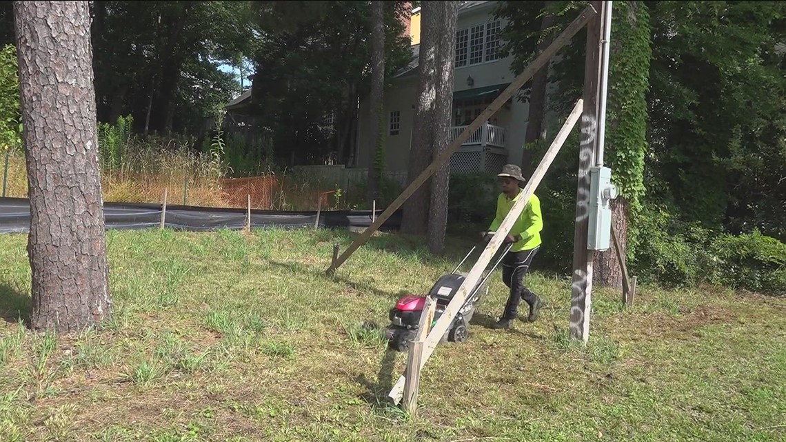 Man cuts grass in Buckhead for elderly to give back to community