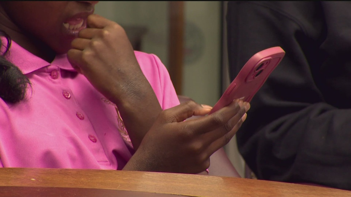 New texting platform in Atlanta Public Schools to support mental health ...