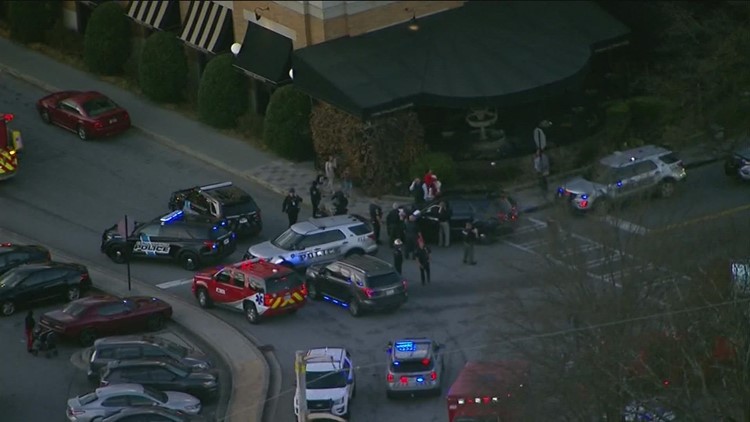 2 men arrested after shooting at Perimeter Mall, Dunwoody Police say