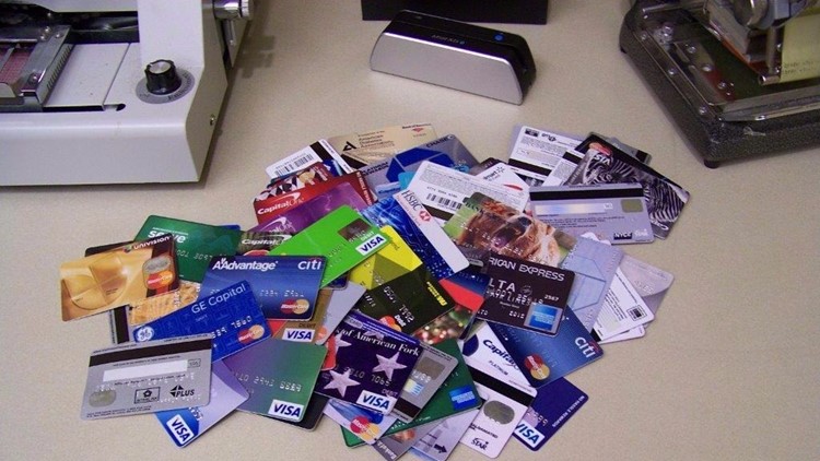 Police bust illegal credit card manufacturing lab