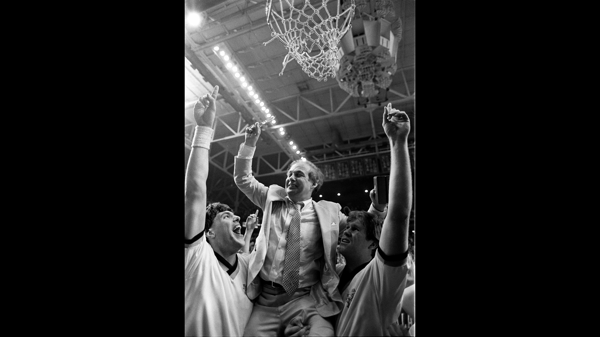 Former Villanova coach Rollie Massimino coming to Houston for title