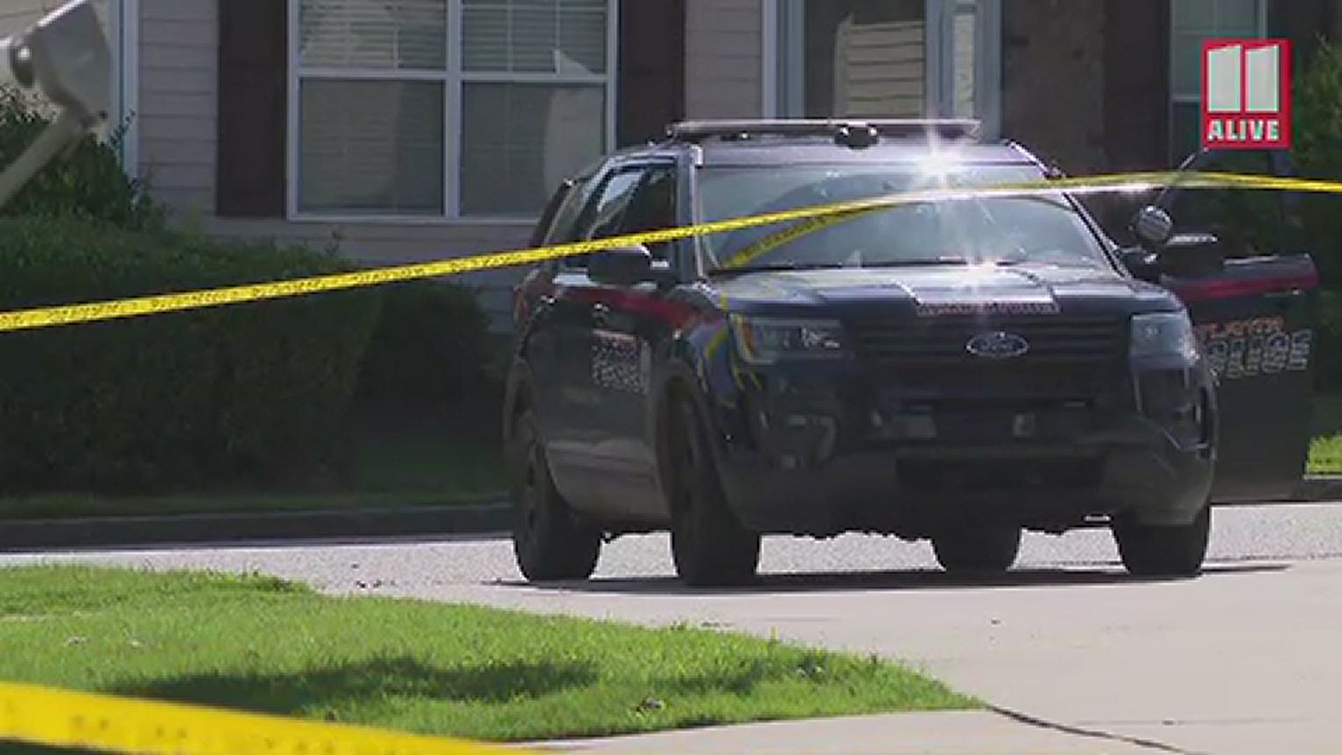 Scene where man was shot in southwest Atlanta