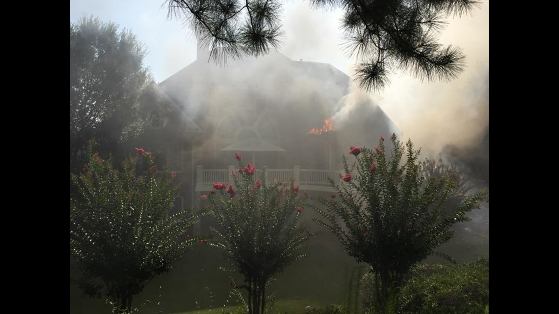 Knocking neighbor saves Gwinnett residents from house fire | 11alive.com