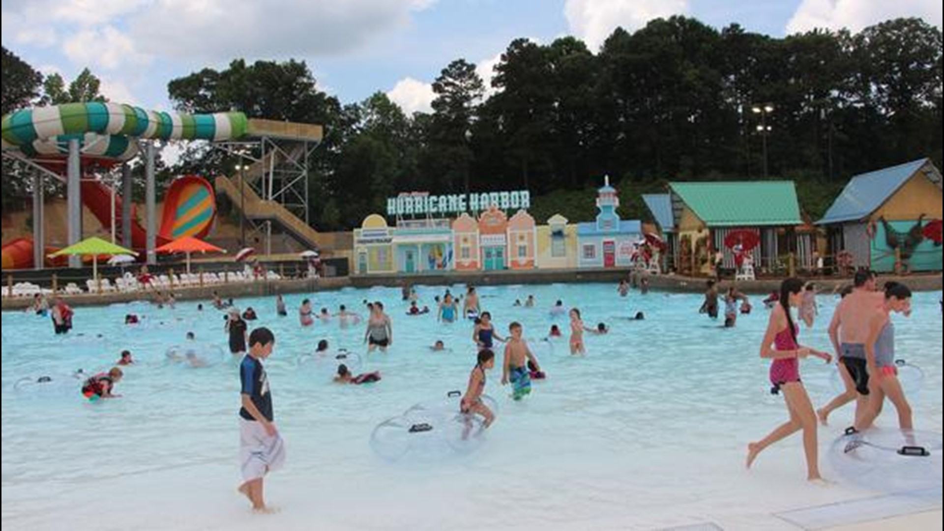 Six Flags White Water raises wages for lifeguards