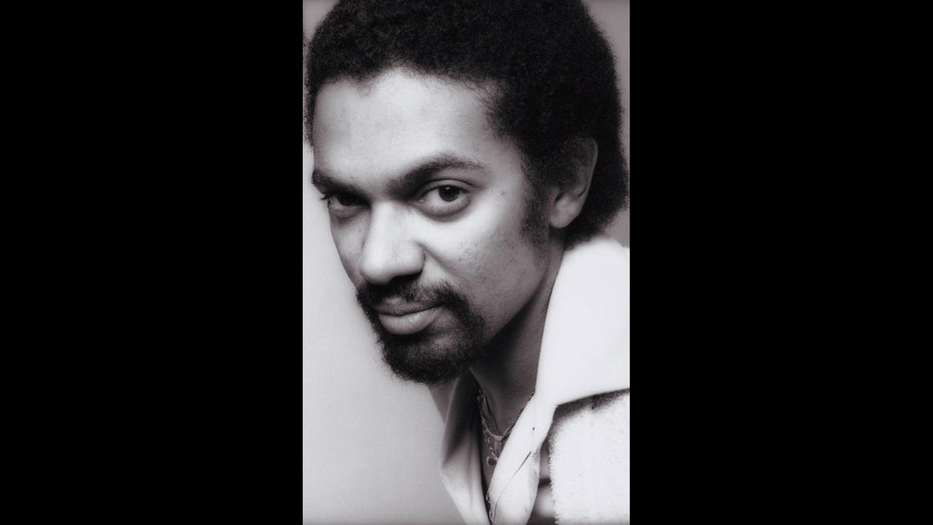 Influential bassist Louis Johnson dies at 60 | 11alive.com