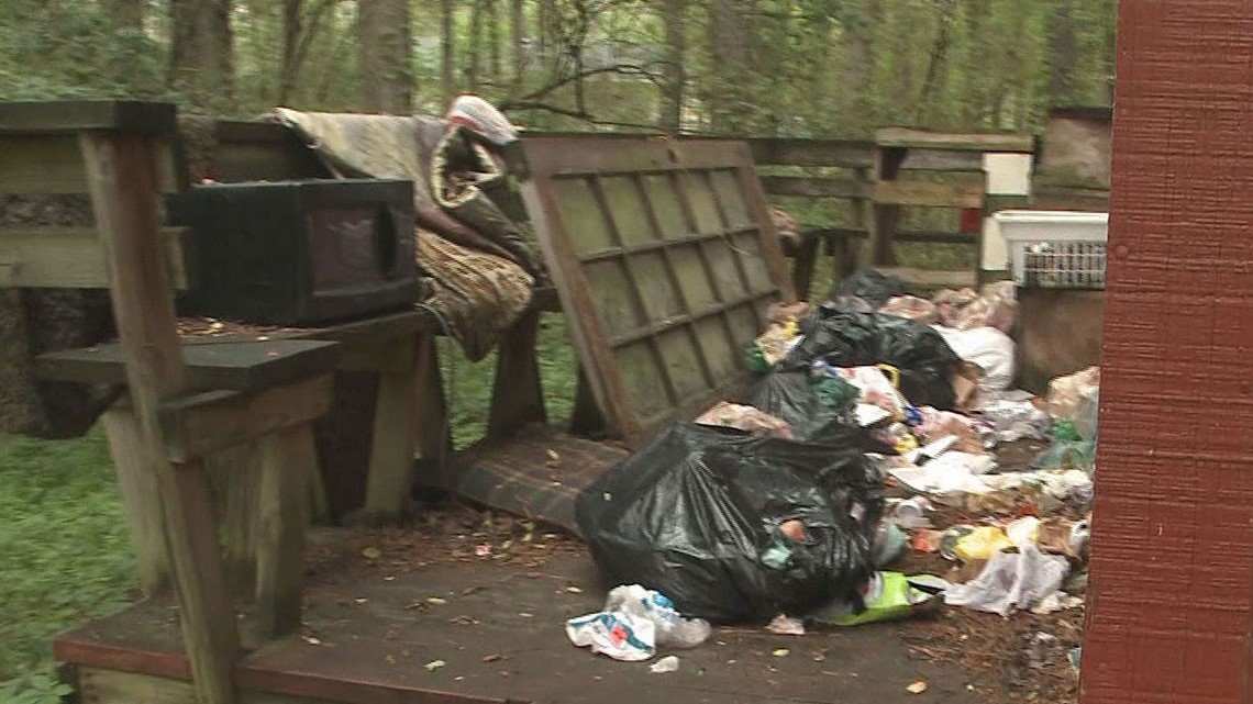 Squatters refuse to leave Barrow Co. home | 11alive.com