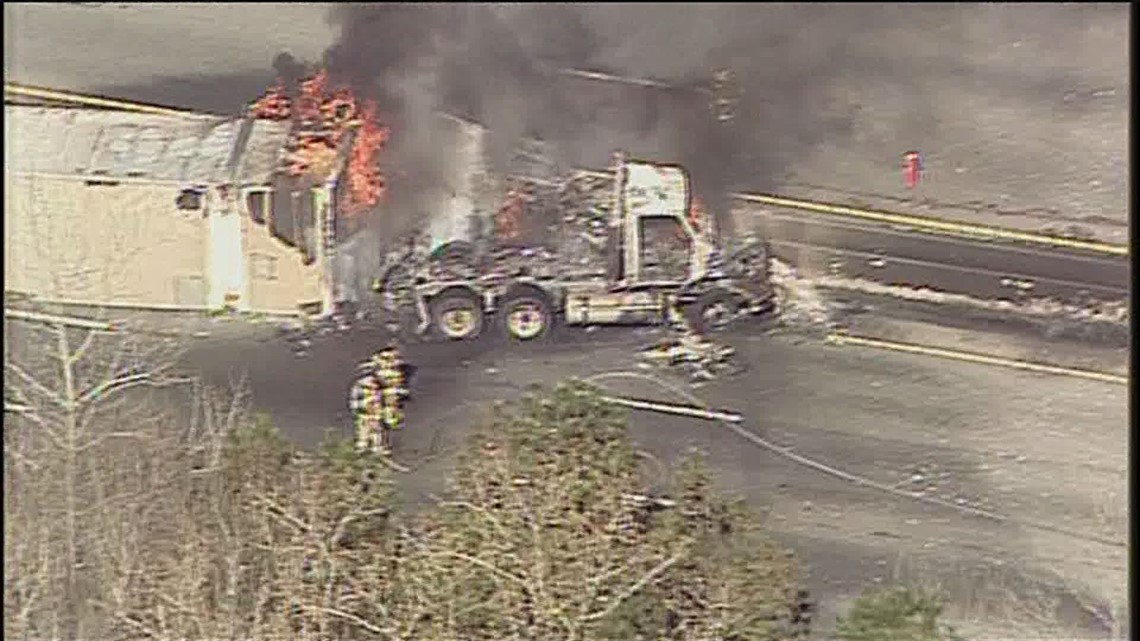 Tractor Trailer Accident Snarls Traffic On I 285 4958