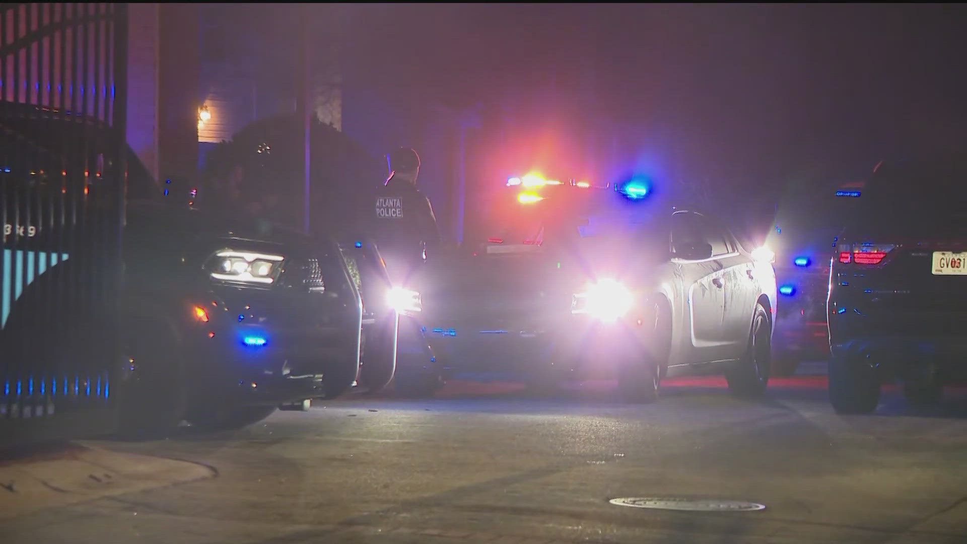 2 people shot at apartment complex in Atlanta | 11alive.com