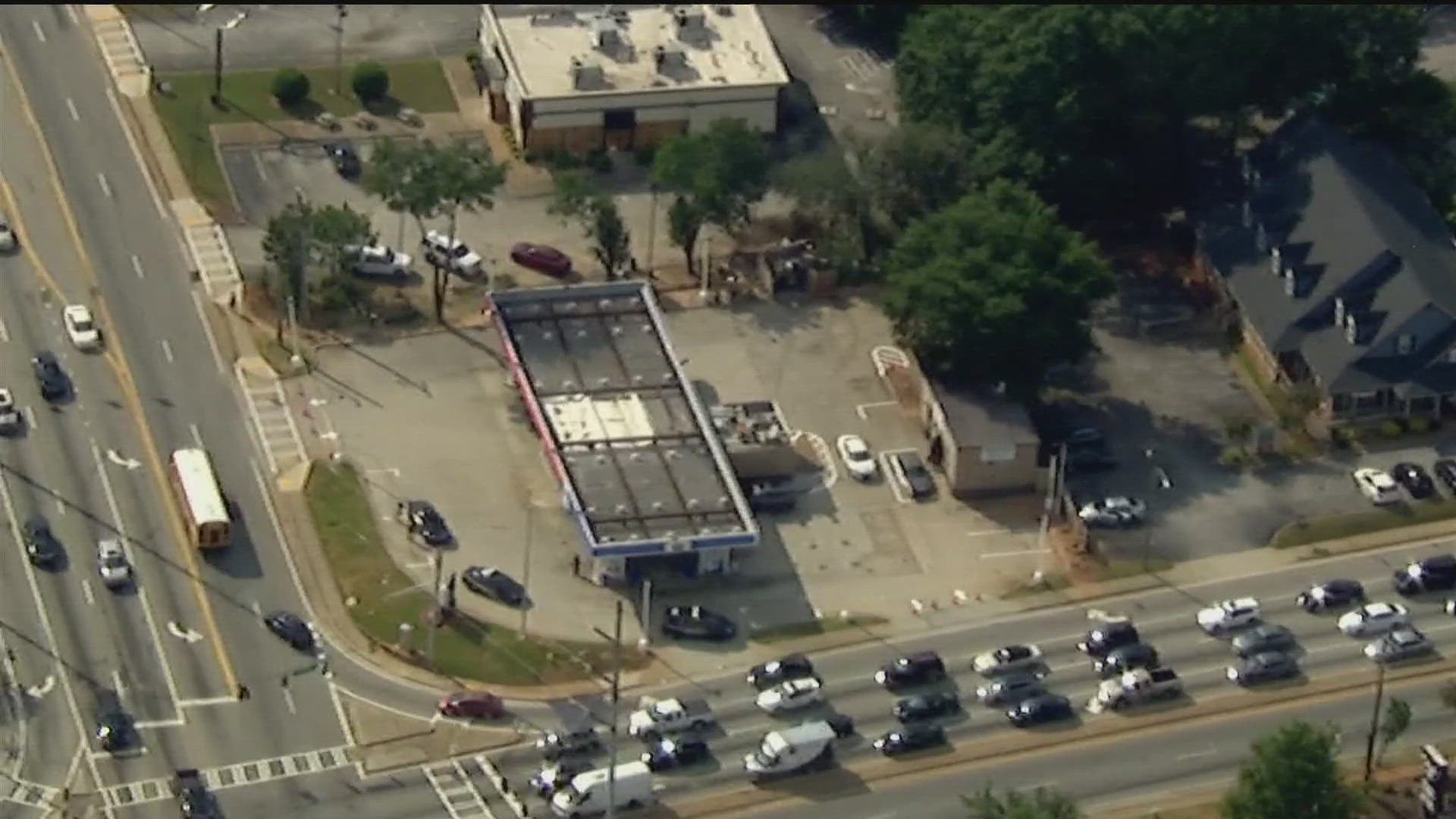 Man arrives at fire station after being shot in the back, DeKalb Police ...