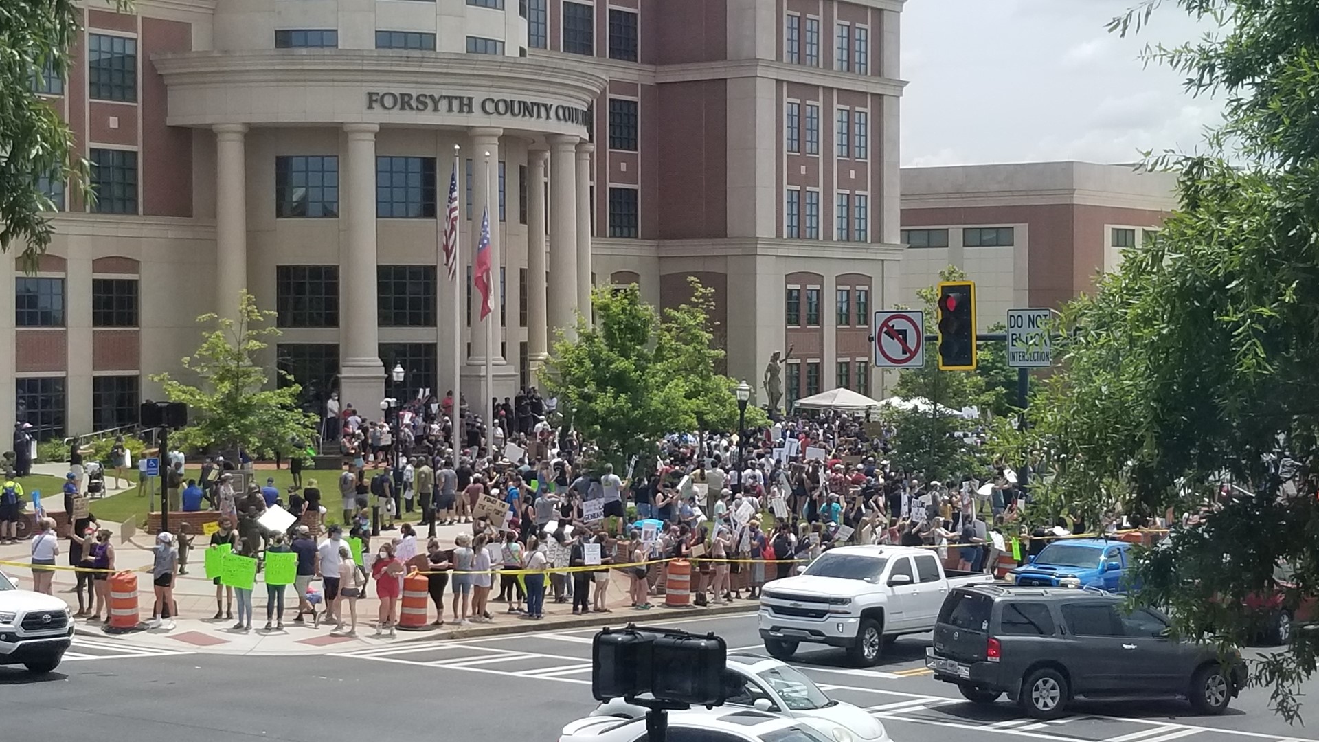 Forsyth County and Cumming protests draw hundreds to courthouse ...
