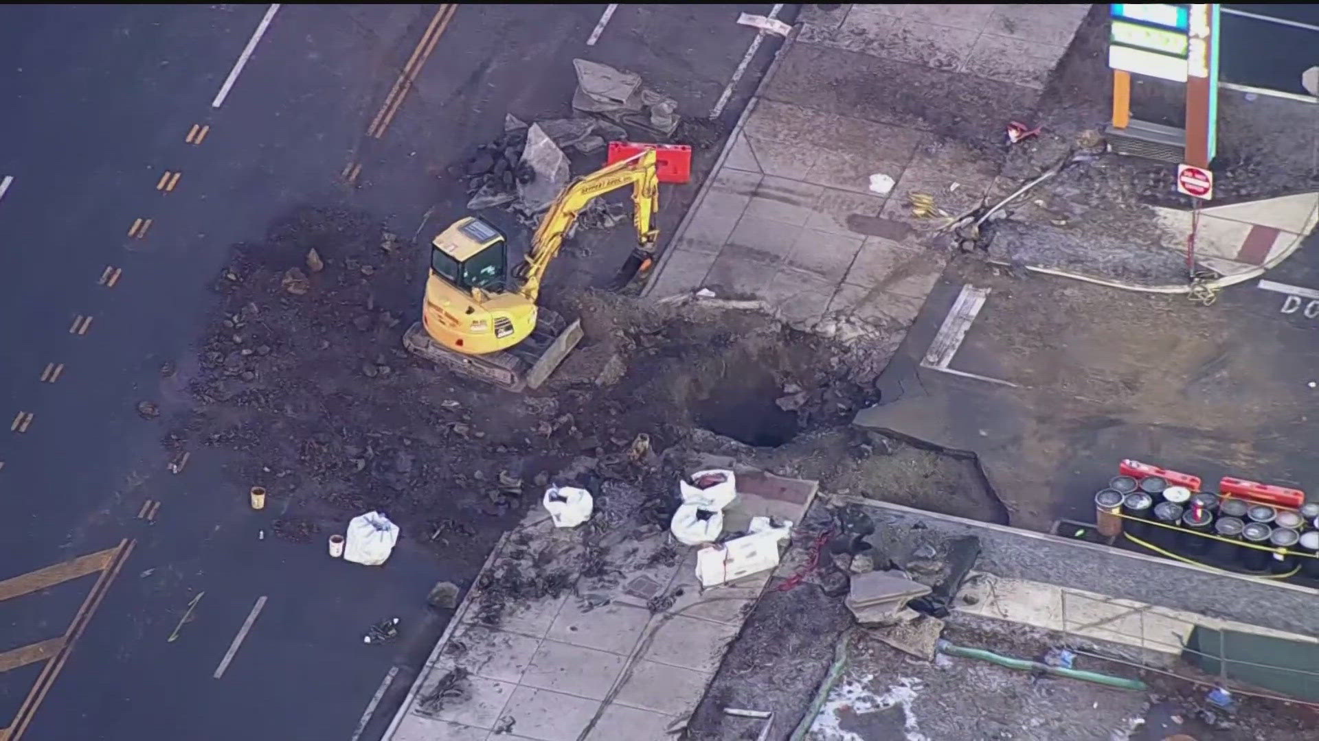 Deadly medical jet crash in Philadelphia | Latest | 11alive.com