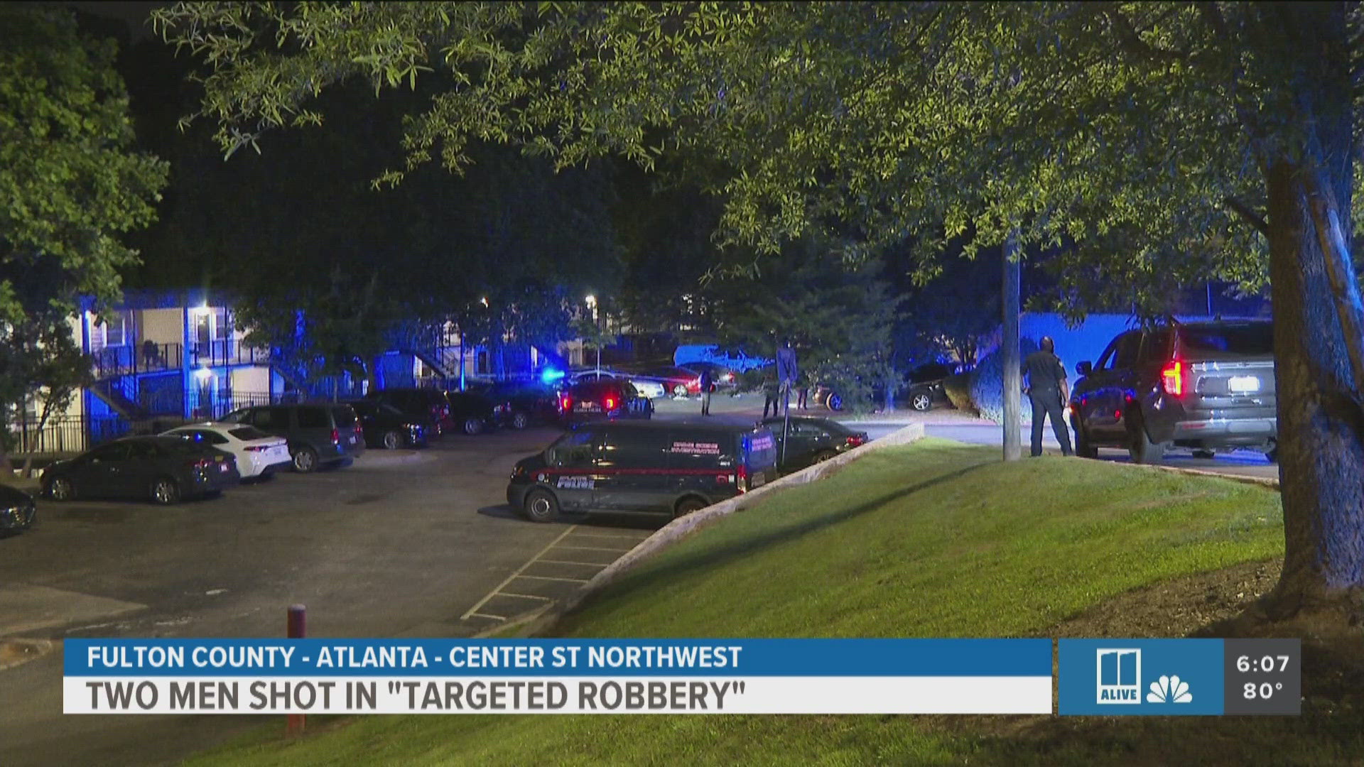 2 men shot in 'targeted robbery' at Atlanta apartment complex | 11alive.com