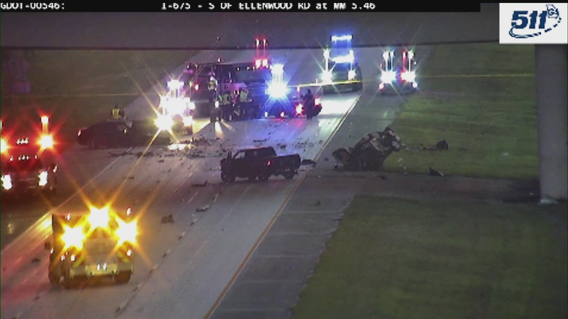 Crash blocks southbound lanes on Ellenwood Drive in Clayton County
