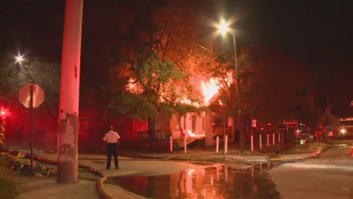Crews battle fire in northwest Atlanta | 11alive.com