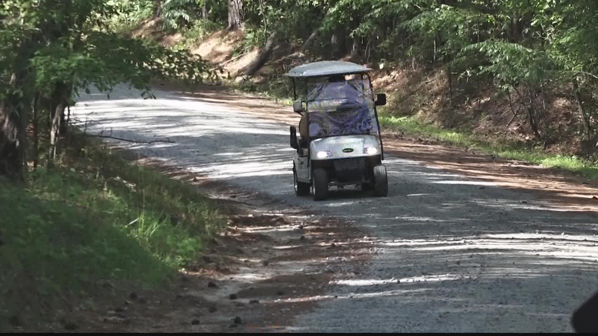 Peachtree City golf cart cut-through stays open until December | 11alive.com