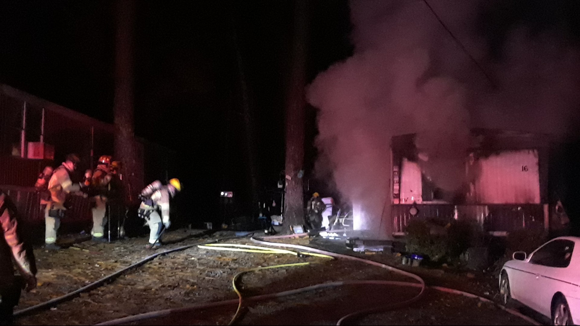 Crews battle mobile home fire in Gwinnett | 11alive.com