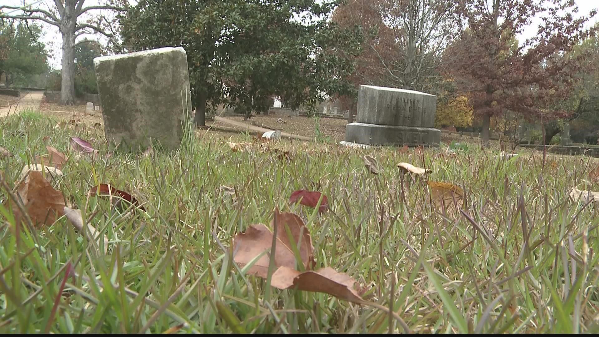 are dogs allowed in oakland cemetery