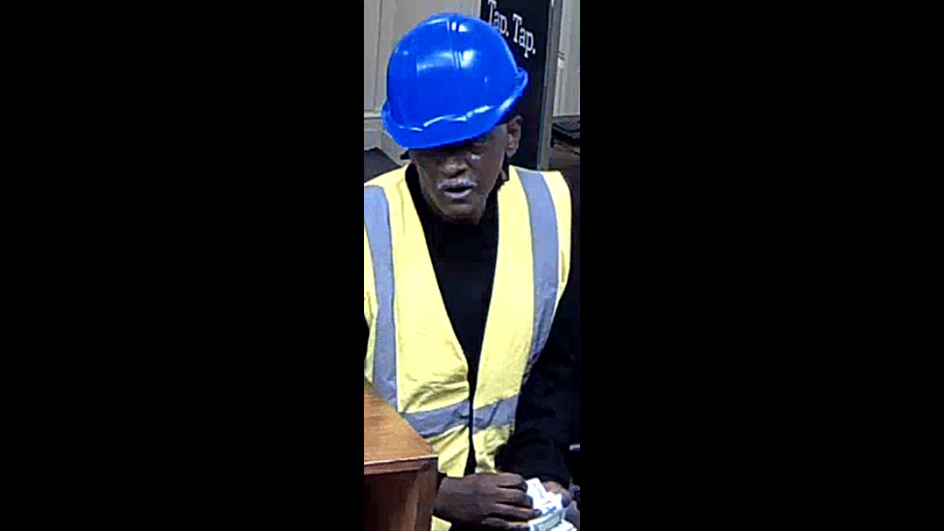 Man dressed as construction worker robs bank | 11alive.com