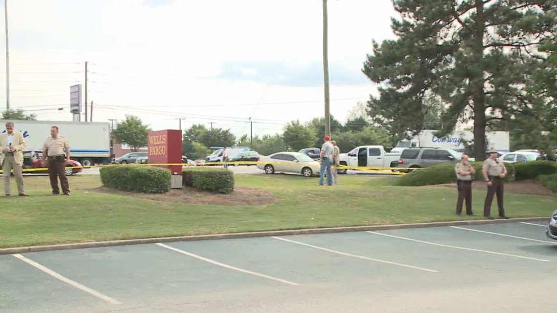 Man shot and killed after firing at deputies in Coweta County | 11alive.com