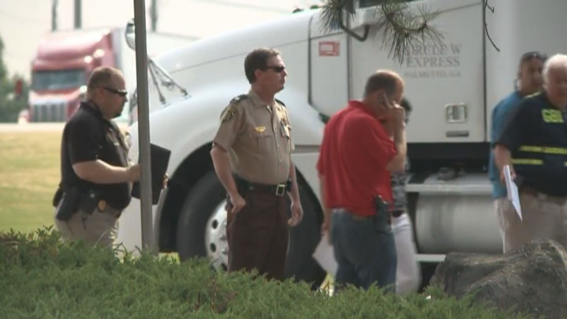 Man shot and killed after firing at deputies in Coweta County | 11alive.com