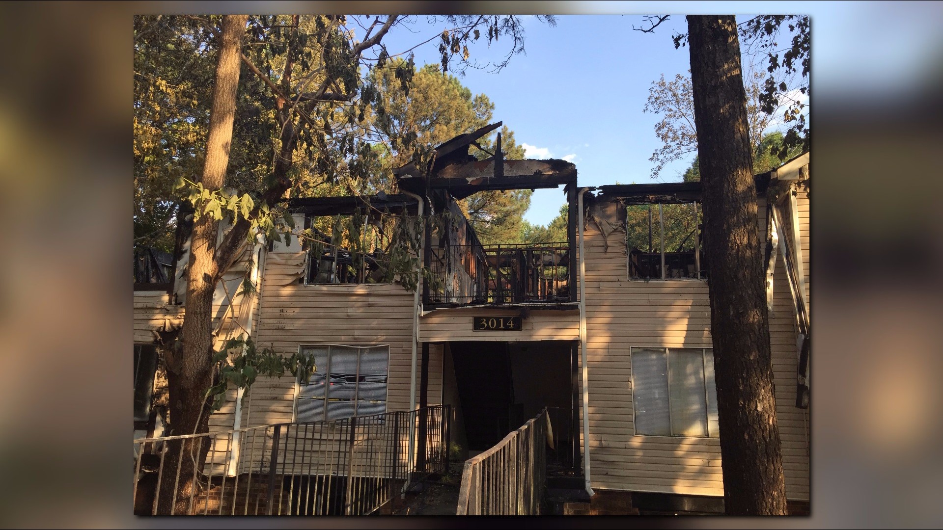 Fire rips through DeKalb County apartment, displaces 27 | 11alive.com