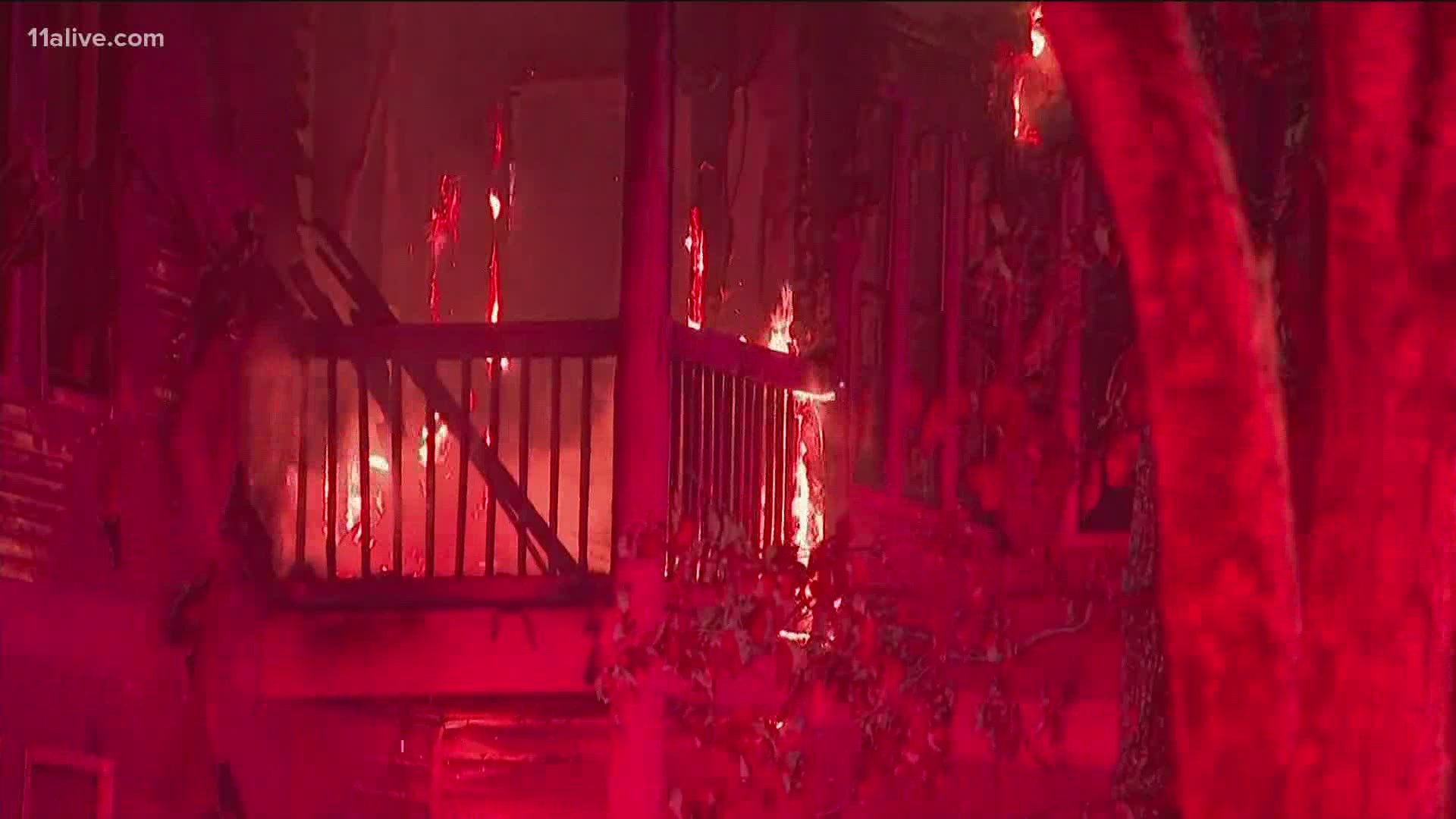 17 residents were displaced due to this massive fire.