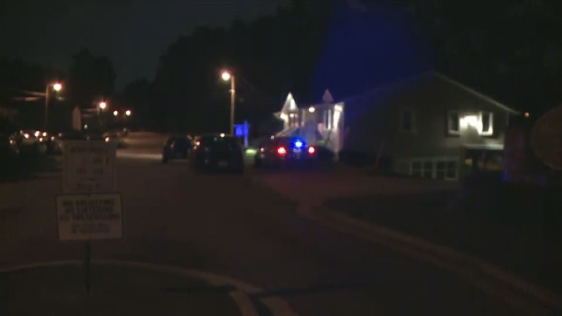 4 shot at SW Atlanta apartment complex | 11alive.com