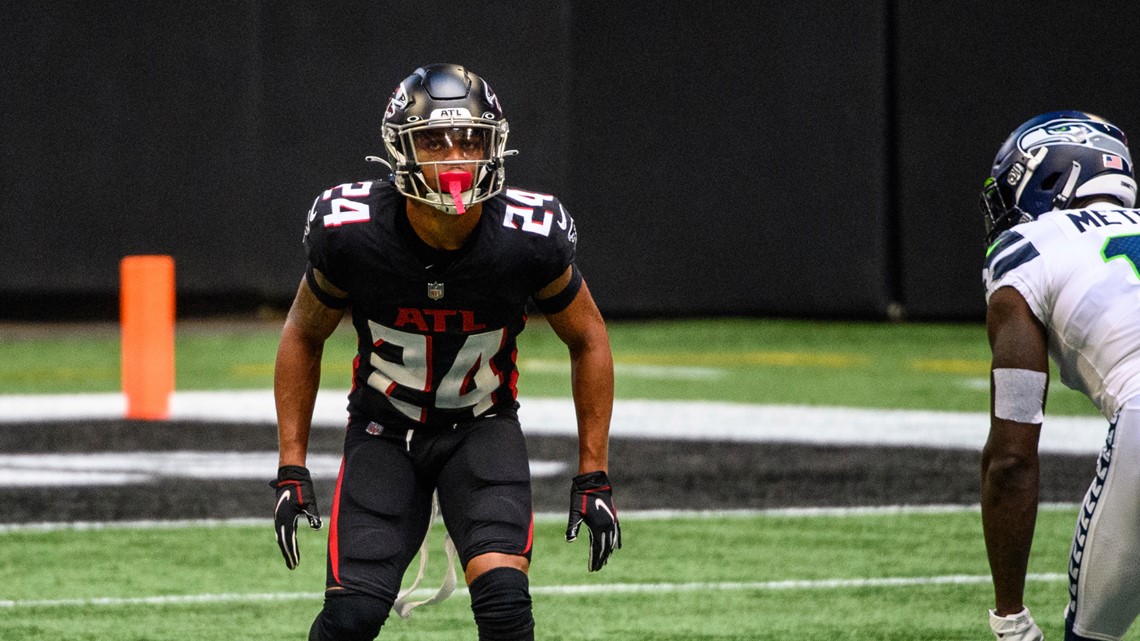 Falcons' Grady Jarrett surprises former teacher with home tailgate