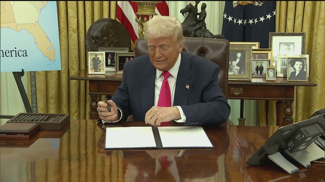 Trump changes course and delays some tariffs on Mexico, Canada ...