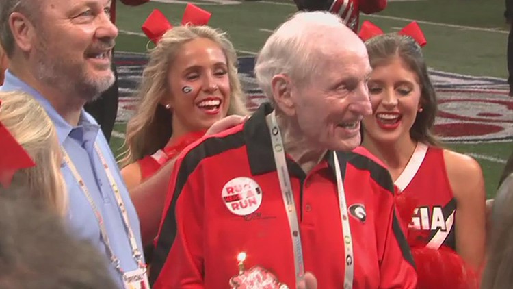 Legendary Georgia coach Vince Dooley celebrates 90th birthday