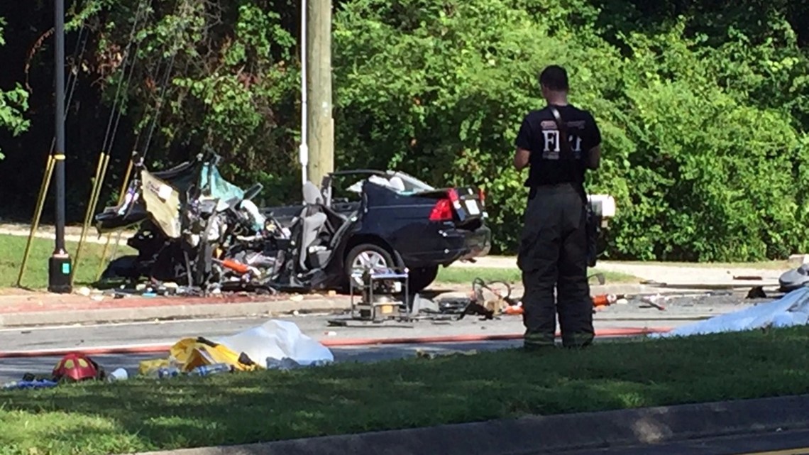 Authorities investigating fatal 2 car crash in Cherokee Co.