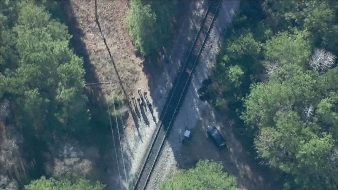 Manhunt for suspect after K-9 shot in Coweta County | 11alive.com