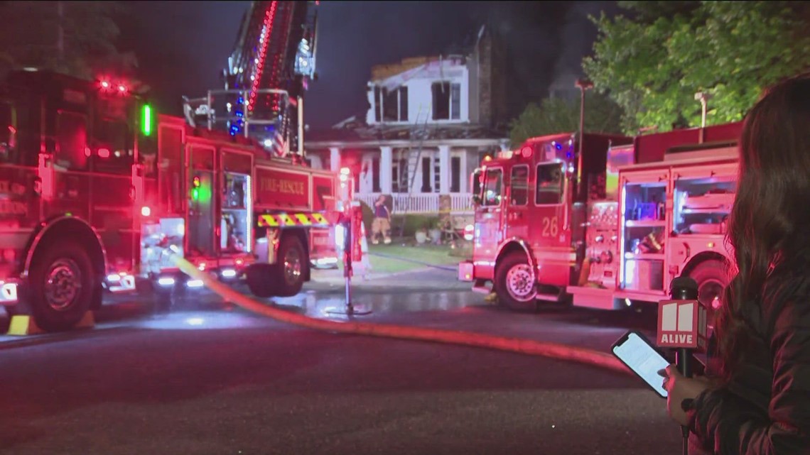 Crews battle overnight house fire in Roswell | 11alive.com