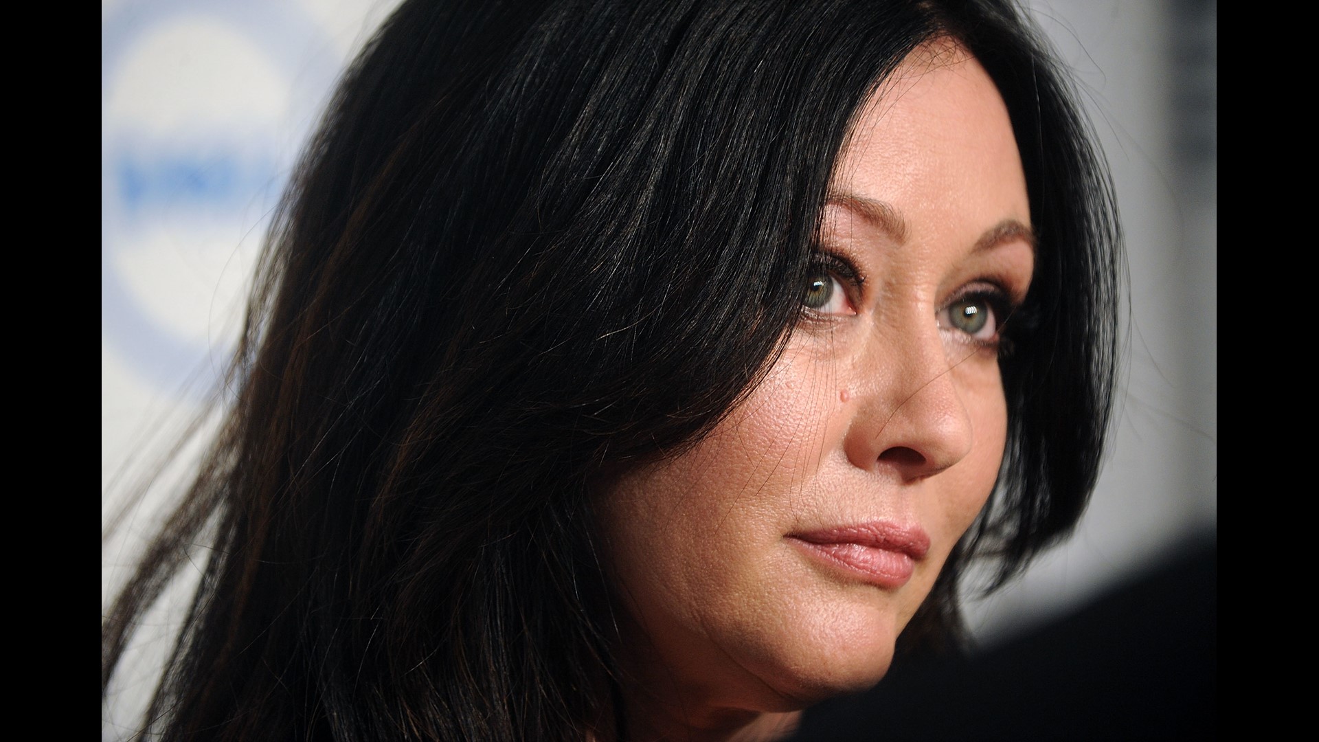 Shannen Doherty reveals her hair is growing back after chemo in sweet