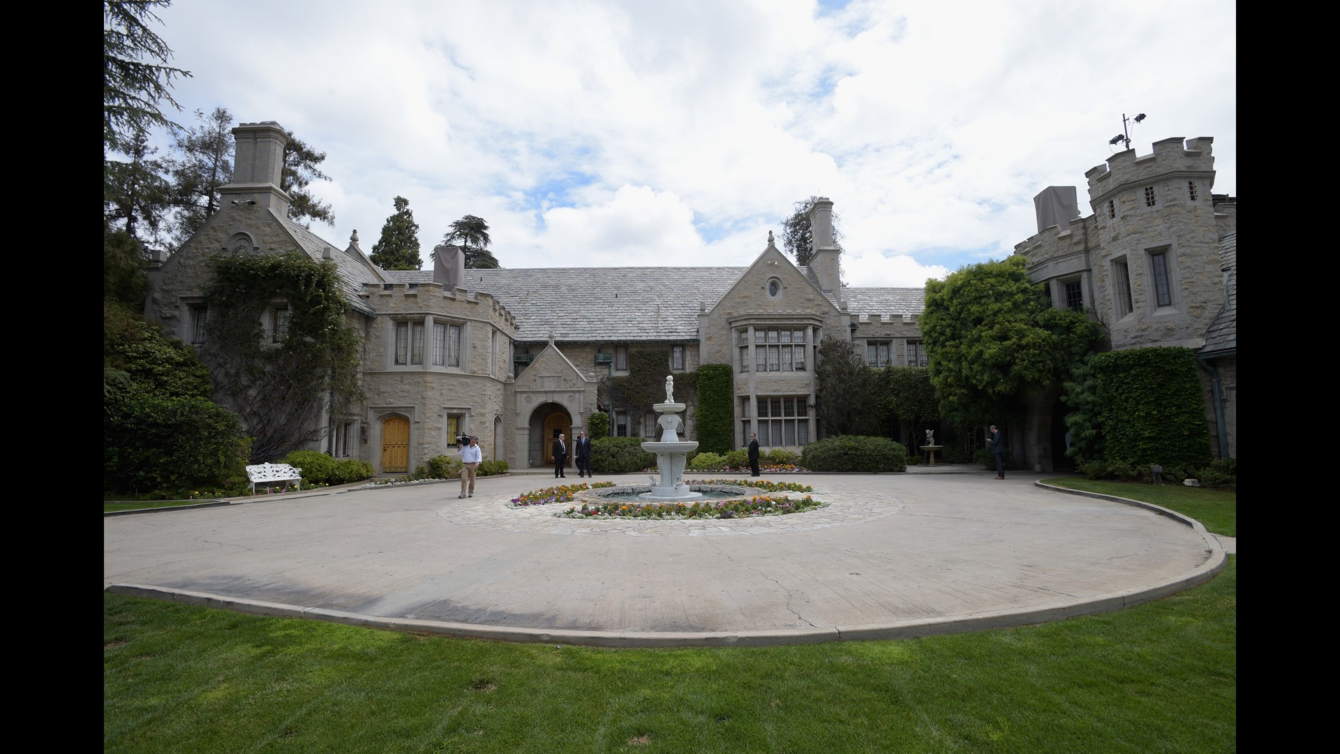 Playboy Mansion on sale for $200 million, but Hef stays | 11alive.com