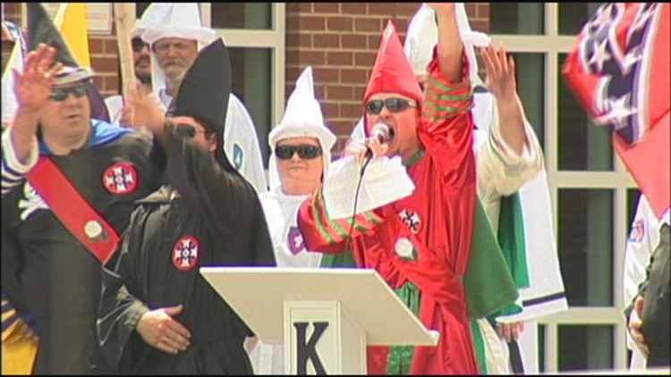 Adopt-a-highway program should include KKK, ACLU argues | 11alive.com