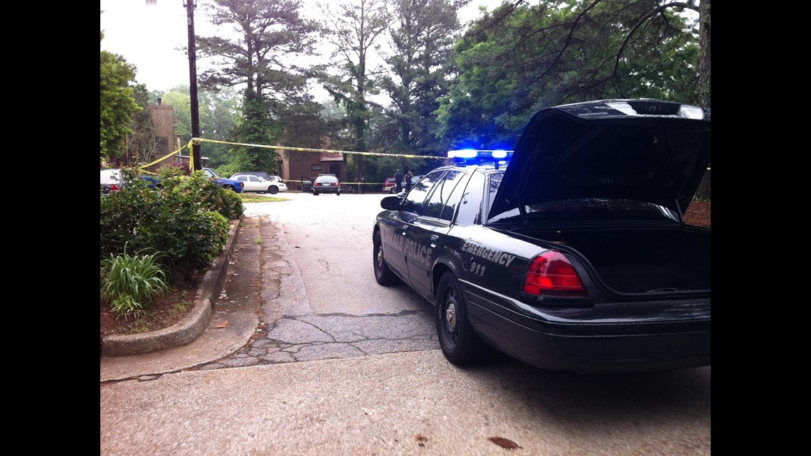 2 shot to death at DeKalb apartment complex | 11alive.com