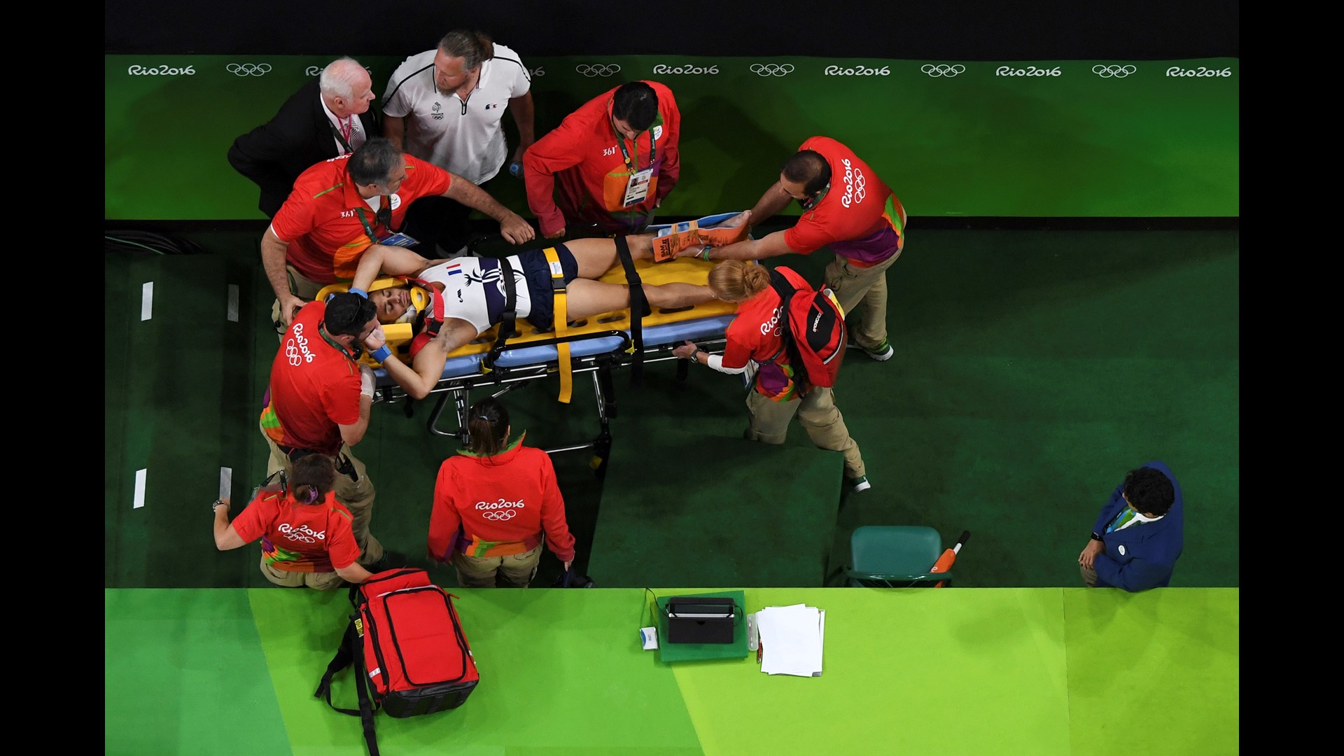 PHOTOS French gymnast snaps leg