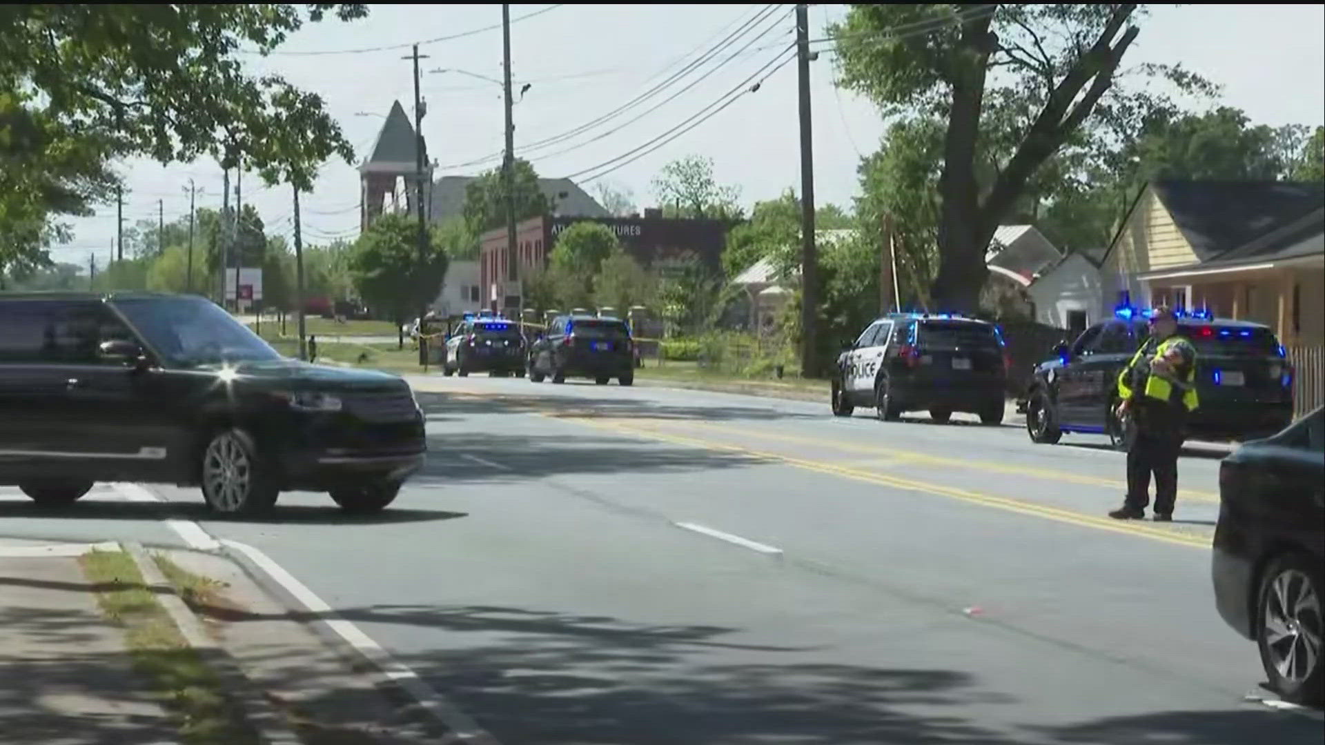 Two people shot, search for gunman underway in Marietta | 11alive.com