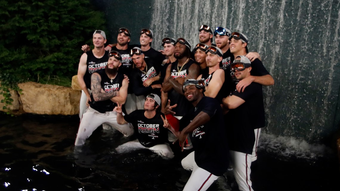 Braves clinch 2nd straight NL East title, eliminate Giants