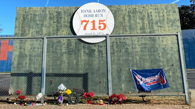 Hank Aaron's death prompts call to change name: Braves to Hammers, MLB