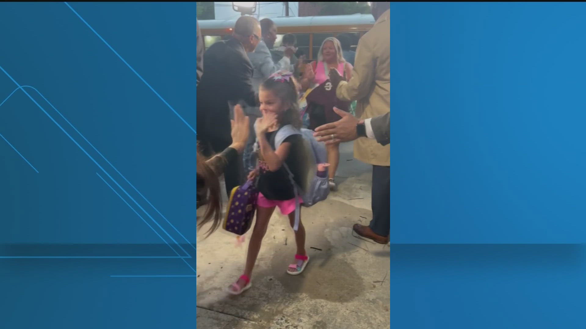 Many metro Atlanta school districts headed back to the classroom on Monday.