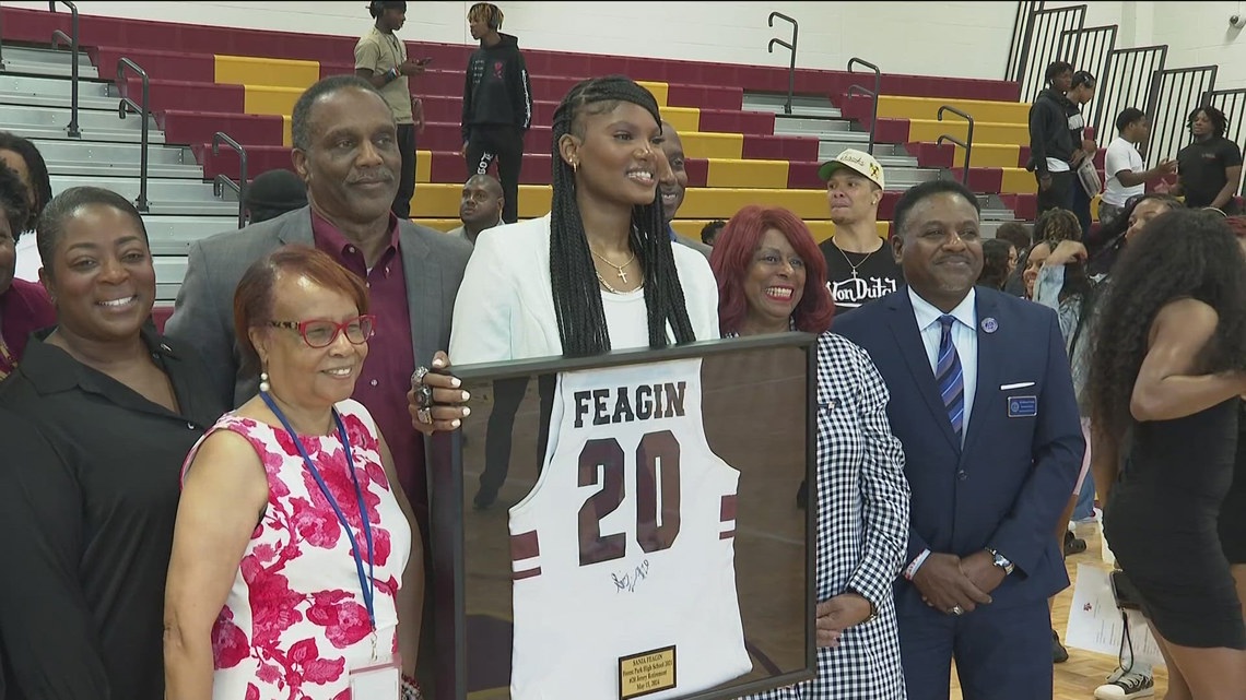 Basketball star Sania Feagin honored by high school alma mater ...