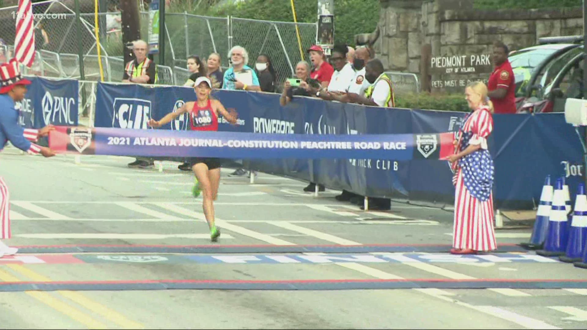 Jessica Smith of Philadelphia was first across on Saturday morning among the women runners.