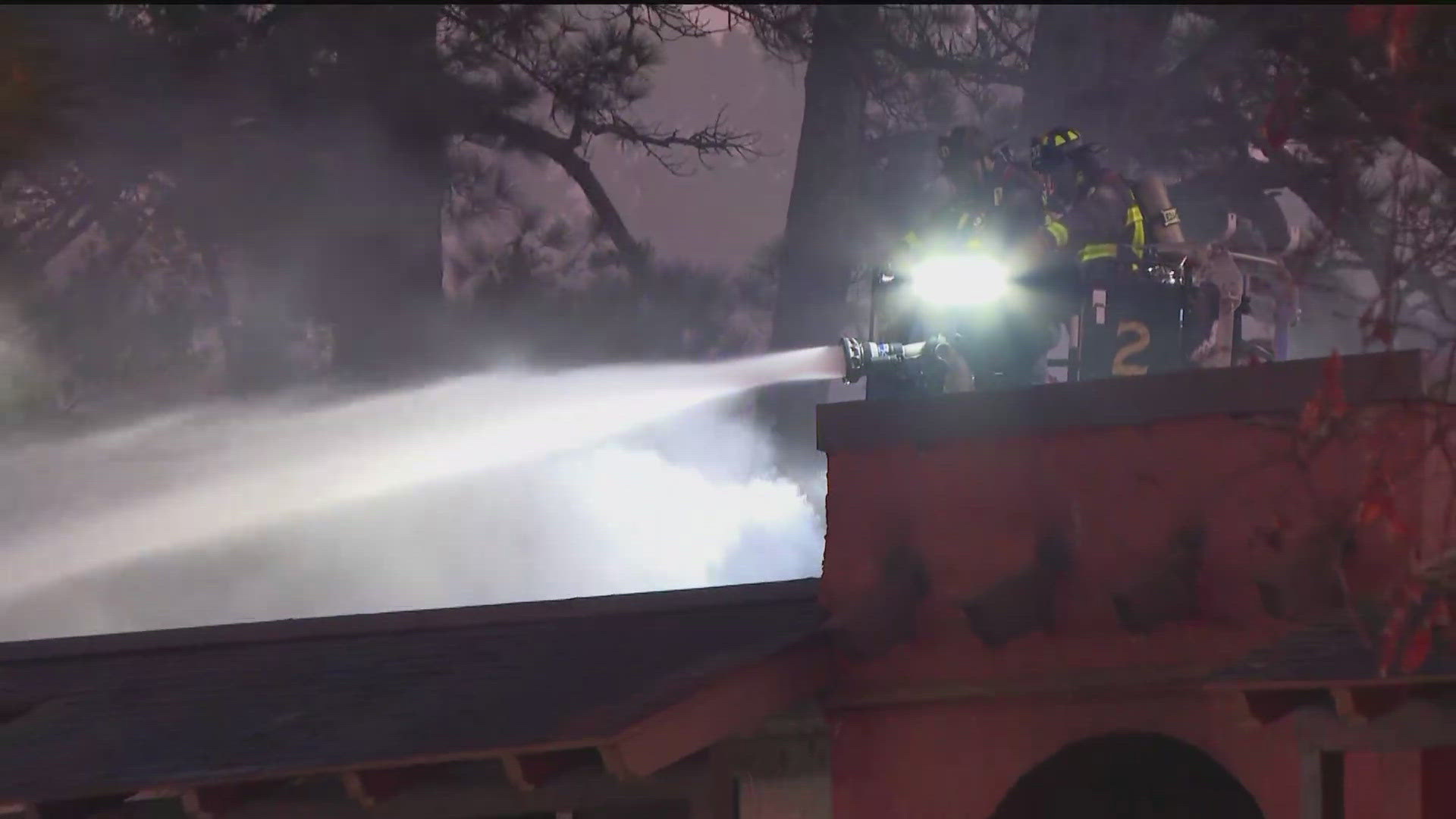 Crews working to put out large fire at College Park apartment | 11alive.com