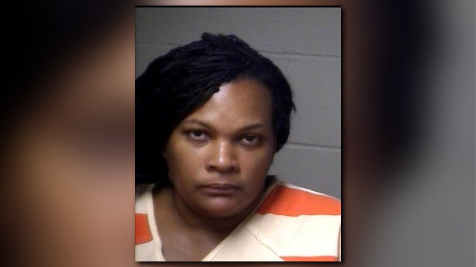 Kids rescued from hot car while mom shops for gifts | 11alive.com