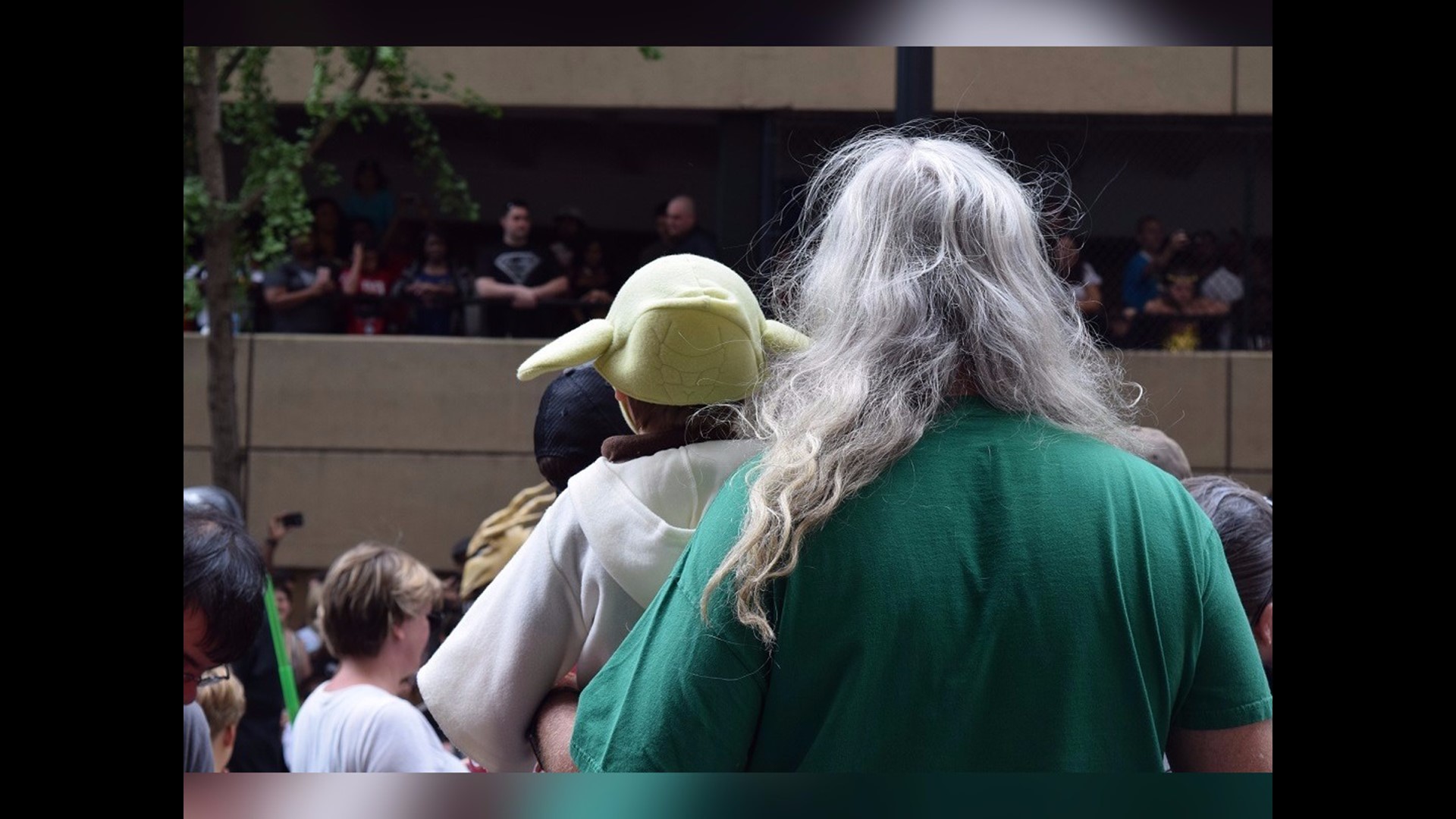 9/11 costume at Dragon Con depicts dolls jumping from buildings ...