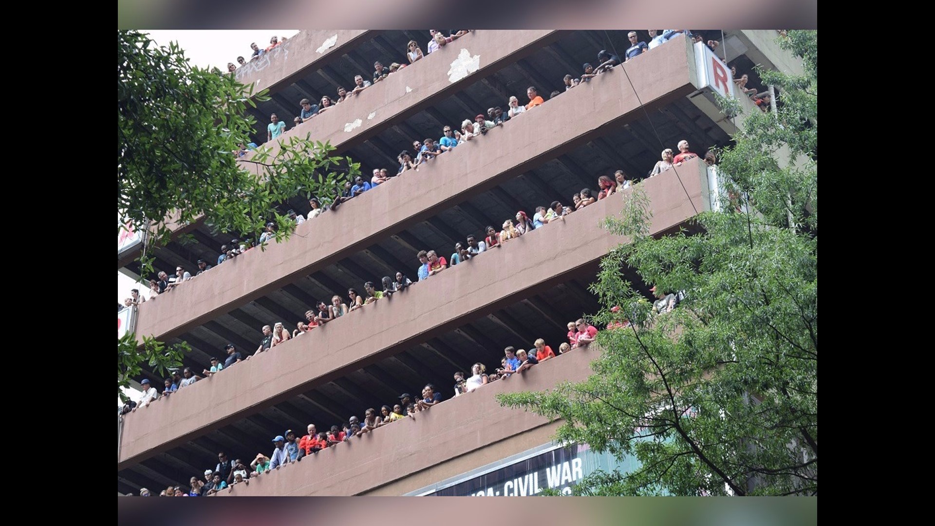 9/11 costume at Dragon Con depicts dolls jumping from buildings ...