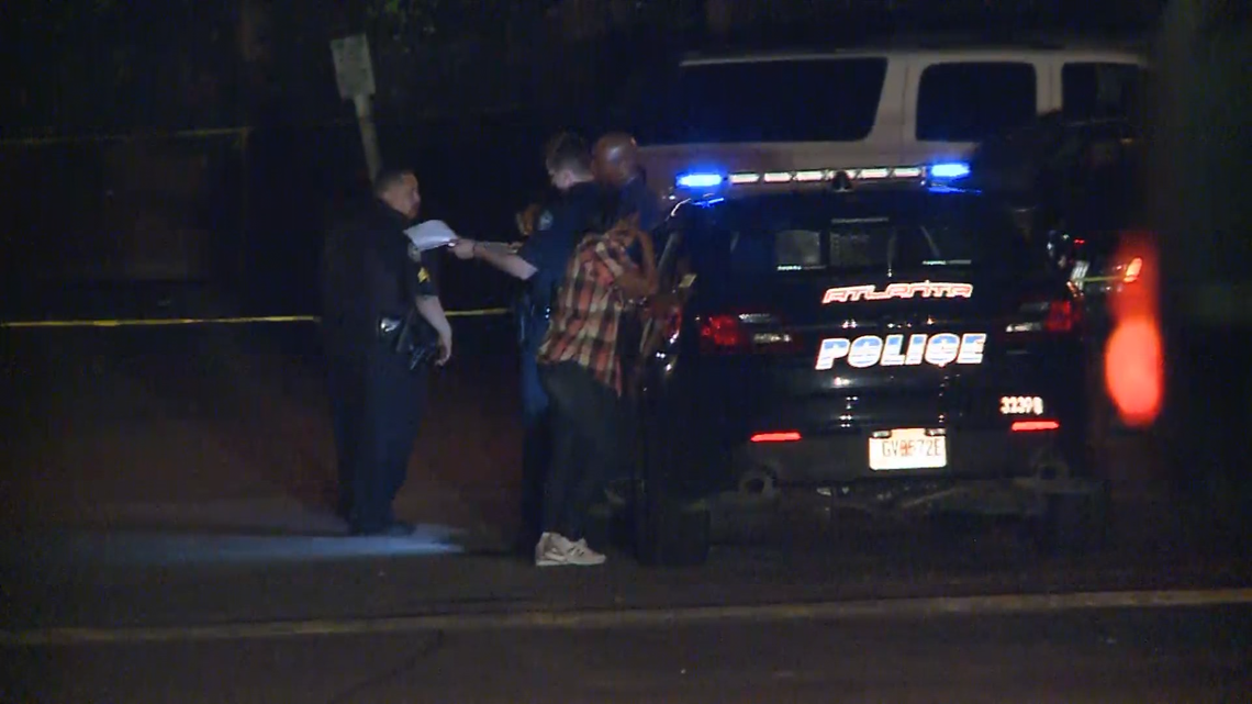 Fatal shooting at southwest Atlanta apartment complex | 11alive.com