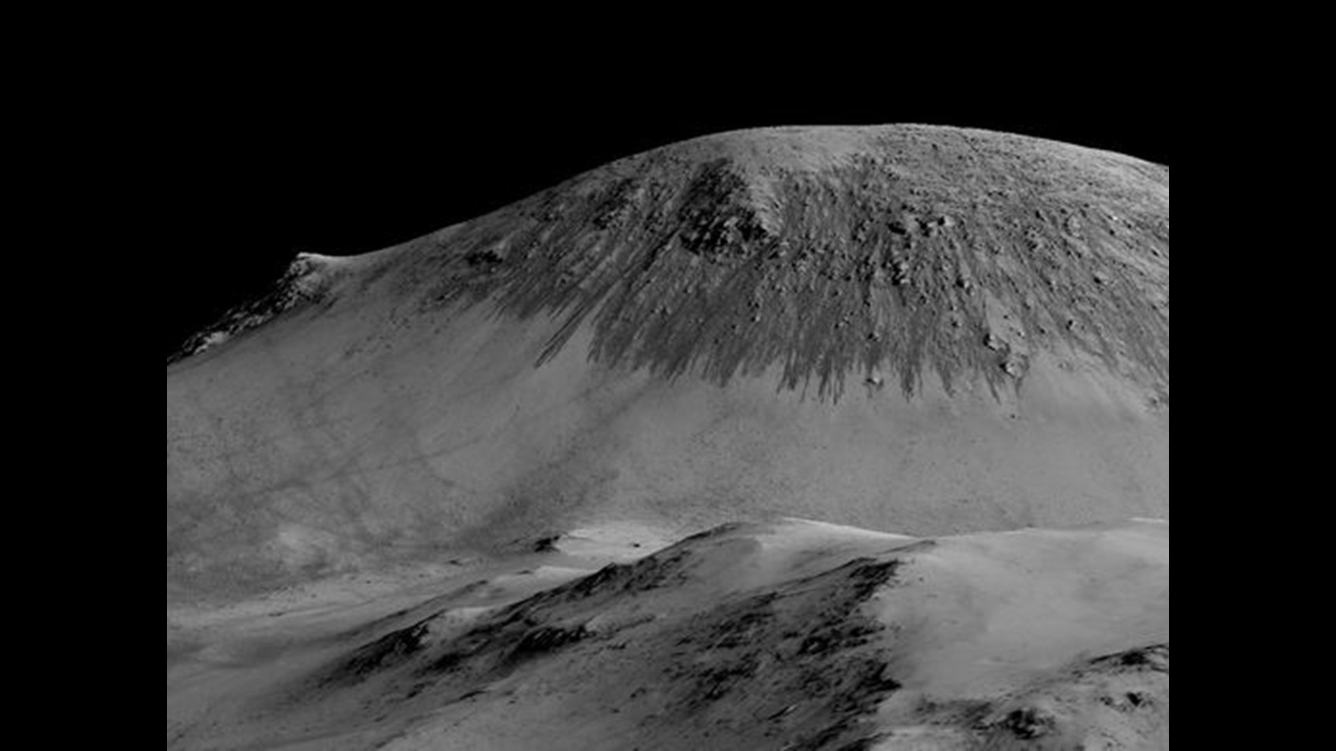 Massive Mars volcano erupted for 2 billion straight years